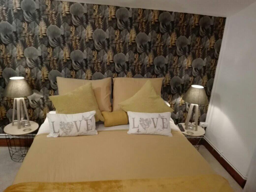 Bed and Breakfast L'Esquilon Chambre D'Hote Thiat Exterior foto