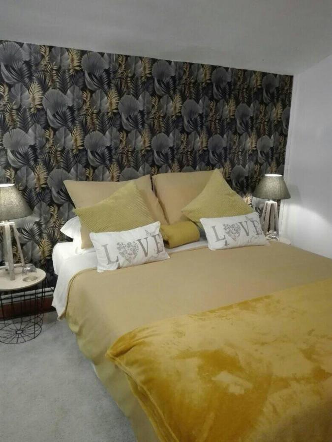 Bed and Breakfast L'Esquilon Chambre D'Hote Thiat Exterior foto