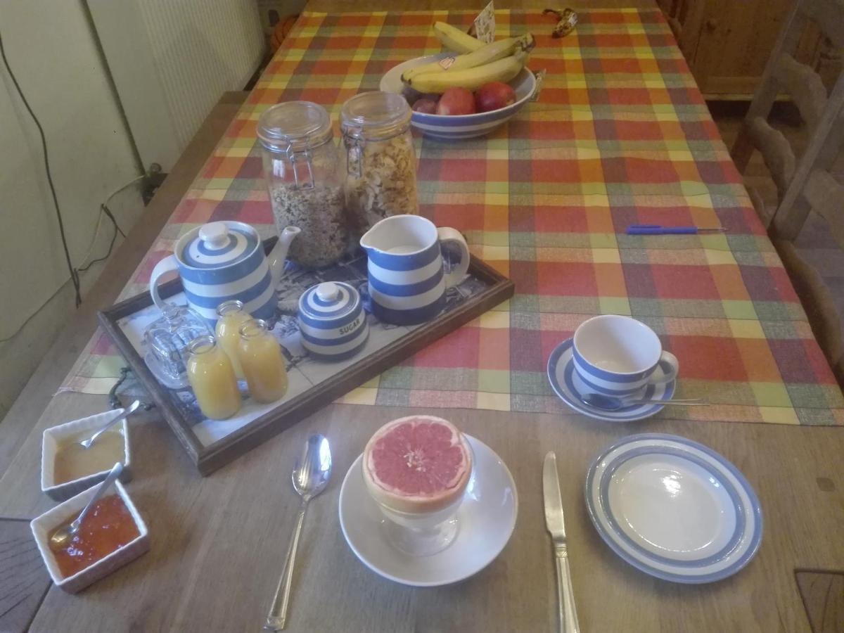 Bed and Breakfast L'Esquilon Chambre D'Hote Thiat Exterior foto